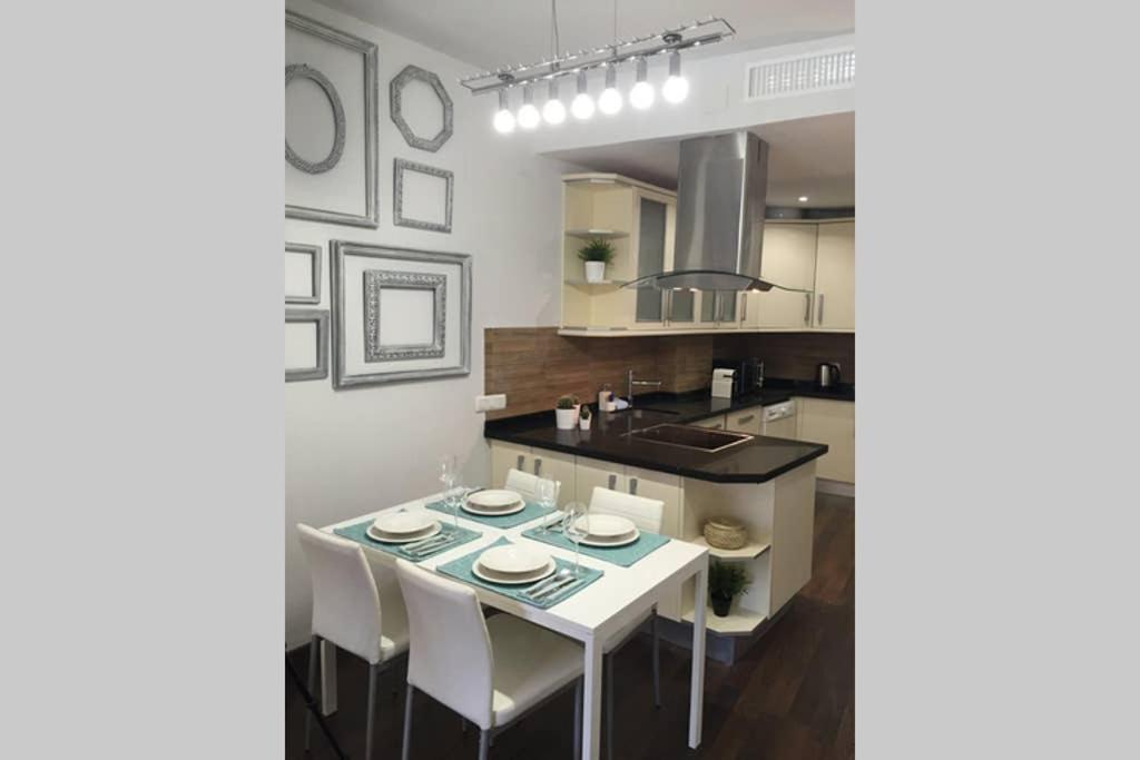 New!!! Luxury City Center & Private Terrace Málaga Eksteriør bilde